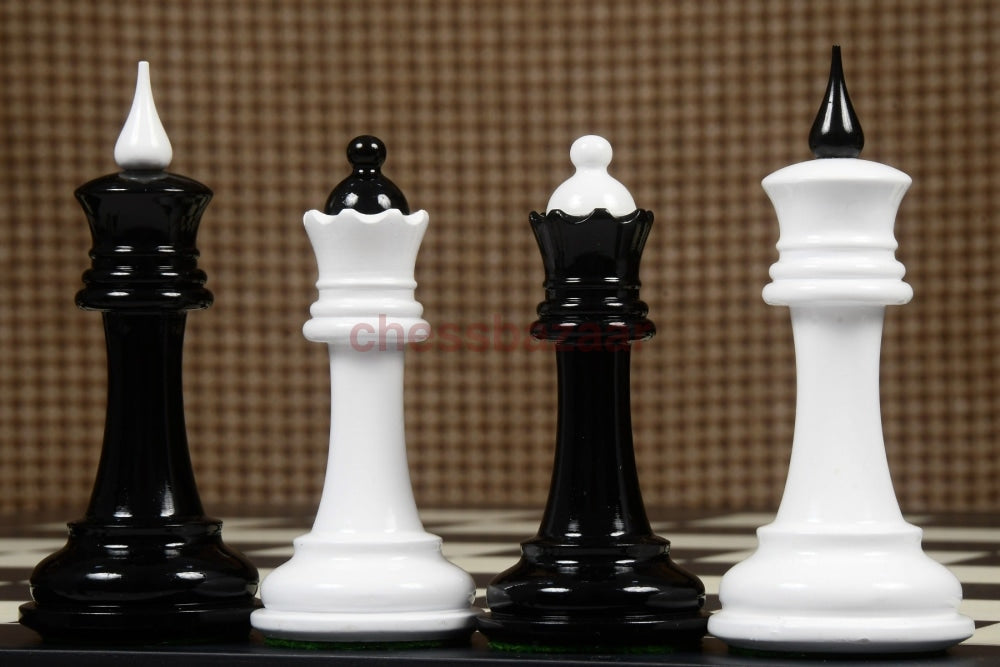 Drei Schwarz Weiße Schachfiguren Prägnant, Internationales Schach