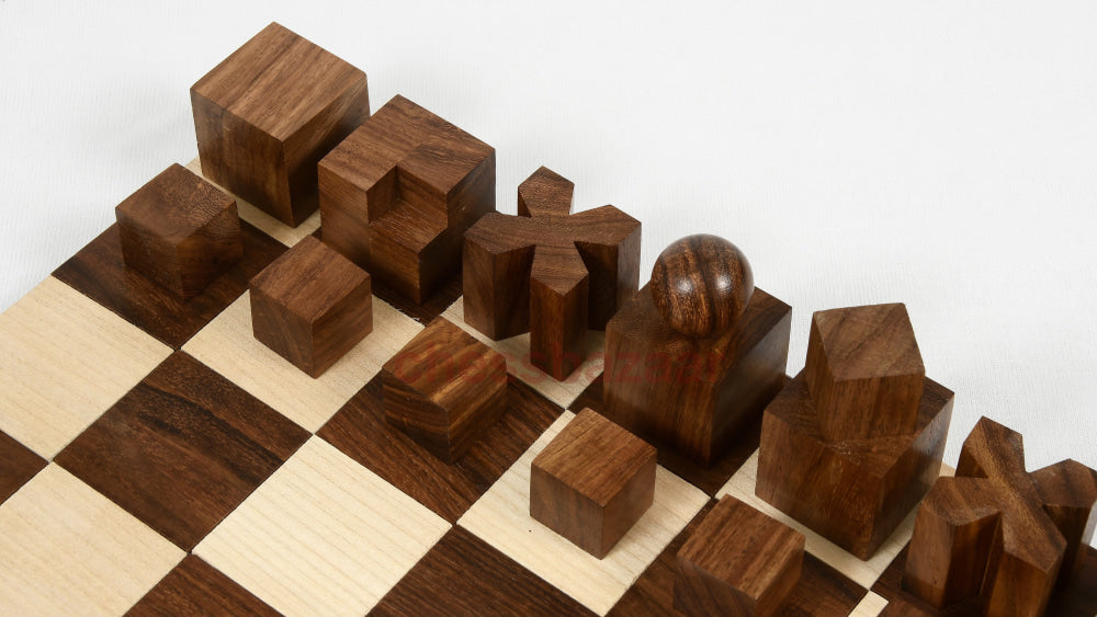 Reproduzierte Bauhaus Schachfiguren Von 1924 In Abstraktem Geometrischem Design Aus Sheeshamholz